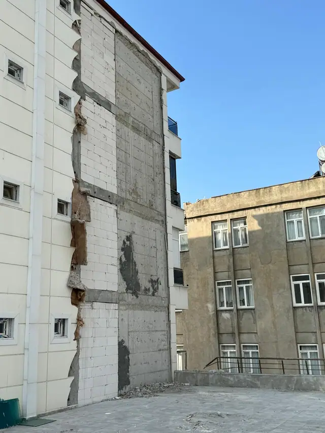 Foto de obra de Meva1 Mühendislik 11 — refuerzo estructural y renovación urbana
