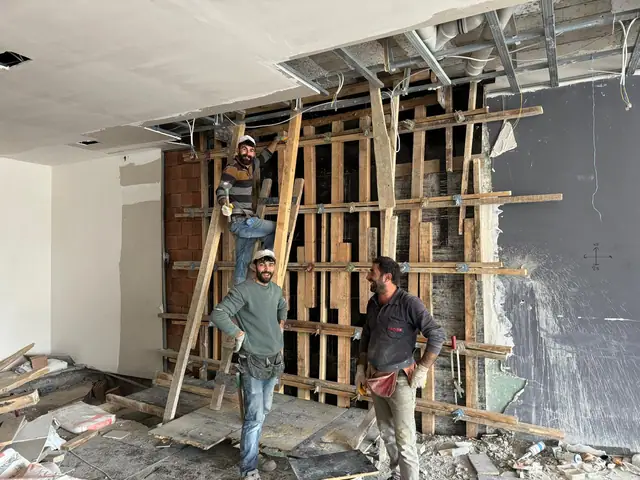 Foto de obra de Meva1 Mühendislik 13 — refuerzo estructural y renovación urbana
