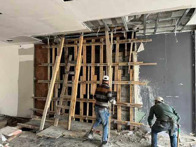 Foto de obra de Meva1 Mühendislik 19 — refuerzo estructural y renovación urbana