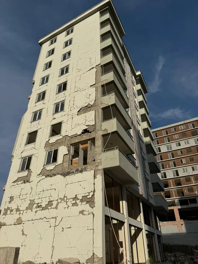 Foto de obra de Meva1 Mühendislik 91 — refuerzo estructural y renovación urbana