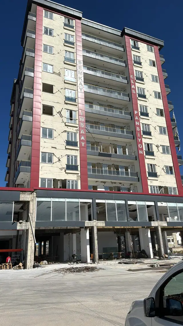 Foto de obra de Meva1 Mühendislik 111 — refuerzo estructural y renovación urbana
